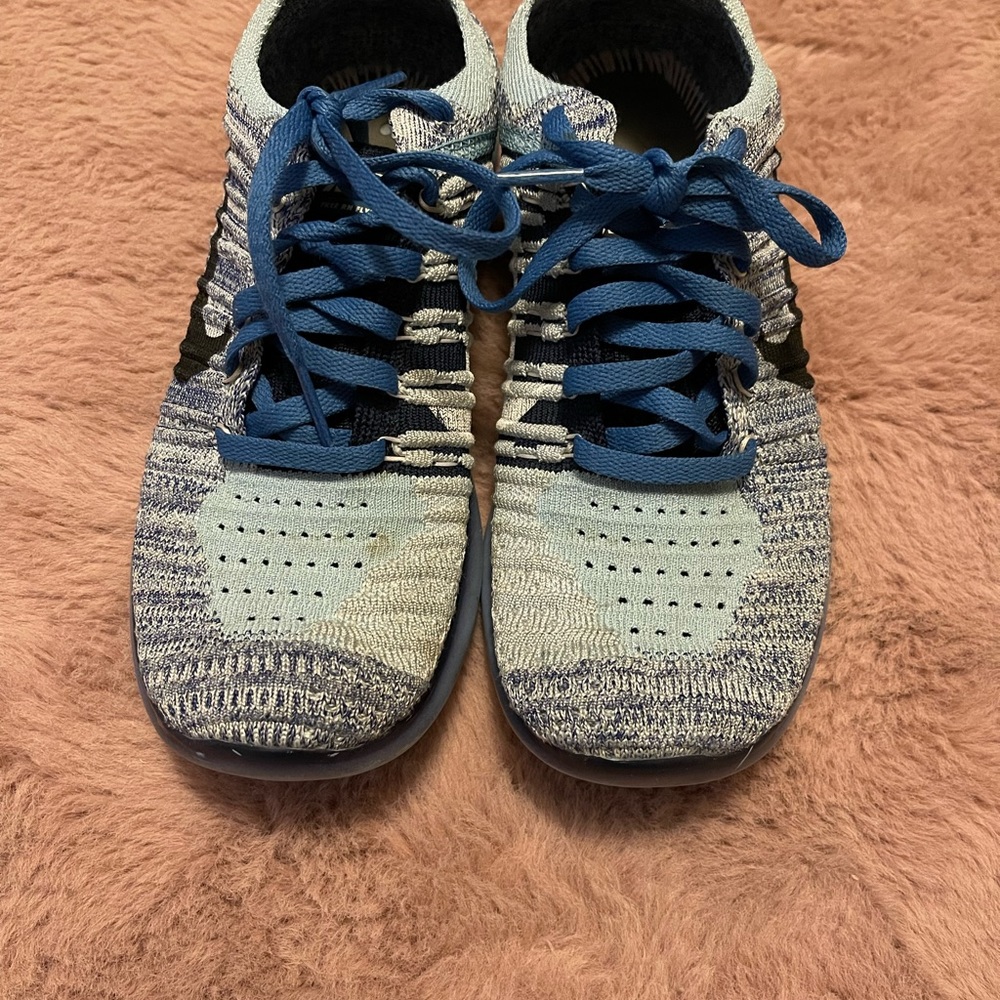 Nike women’s running shoe 5.5